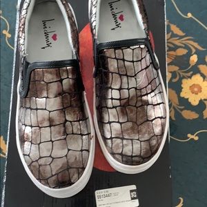 Luchiny snake print metallic loafers 7.5 NWB